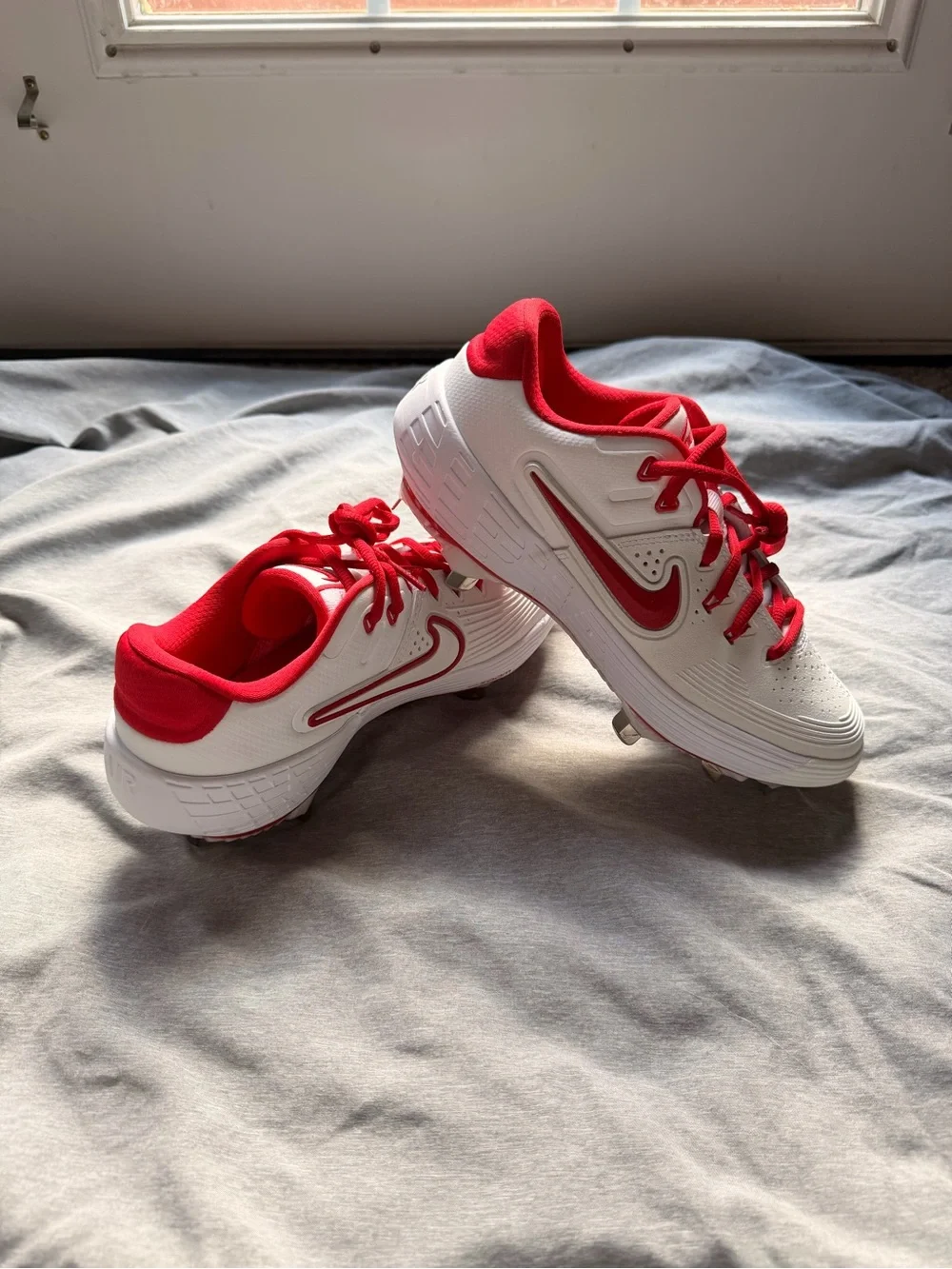 Nike Kids' White & Red Baseball Cleats